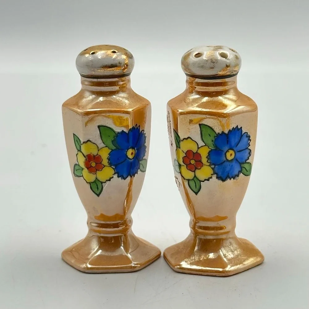 Orange Lusterware Salt Pepper Shakers Painted Flowers‎ Trim Gold made Japan